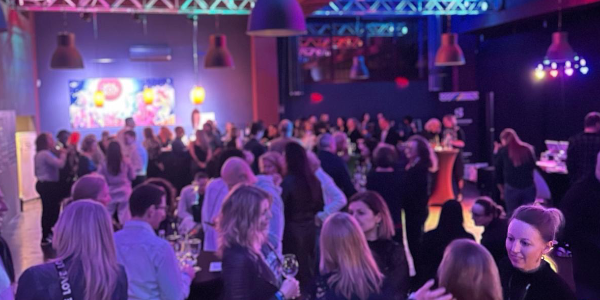 Networking in Eventlocation Augsburg in urbanem Stil